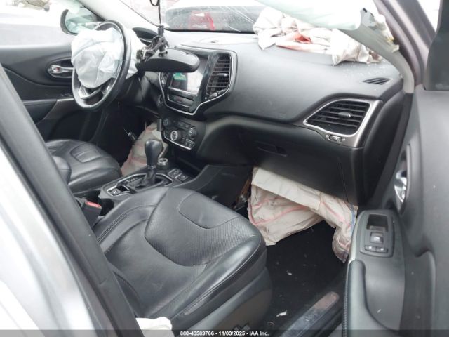 Jeep Cherokee Limited 4x4 Image 18