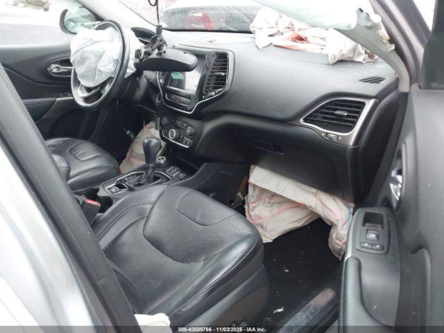 Jeep Cherokee Limited 4x4 Image 18