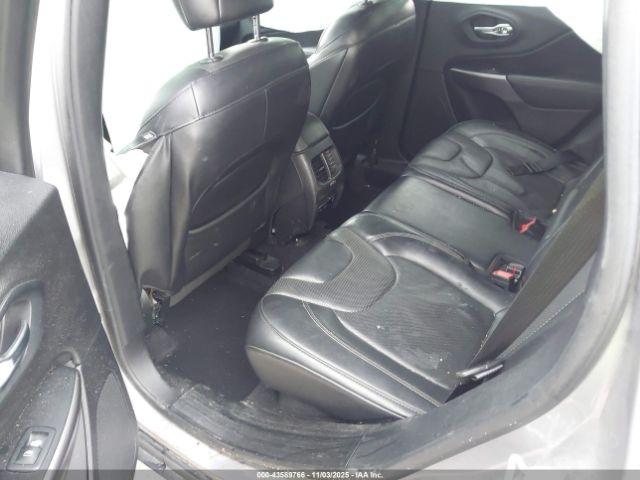 Jeep Cherokee Limited 4x4 Image 12