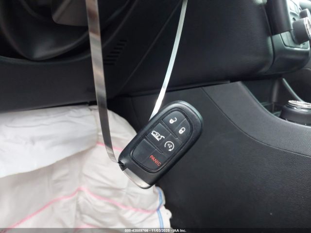 Jeep Cherokee Limited 4x4 Image 5