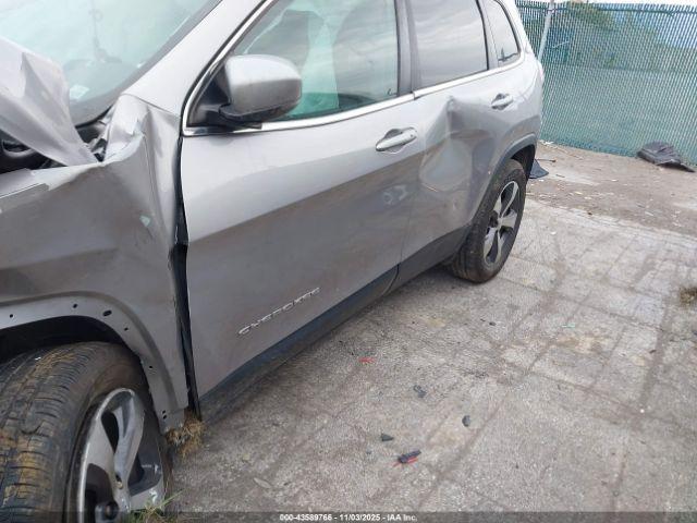 Jeep Cherokee Limited 4x4 Image 8