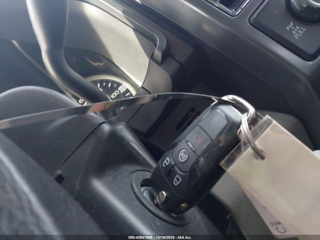 Ford F-150 Xlt Image 13