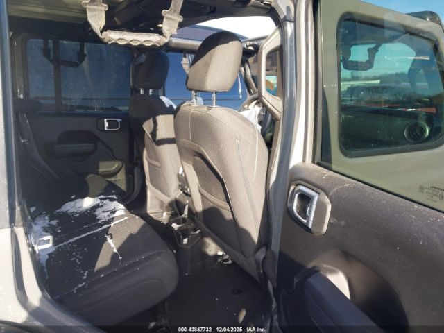 Jeep Wrangler 4-door Willys Sport 4x4 Image 14