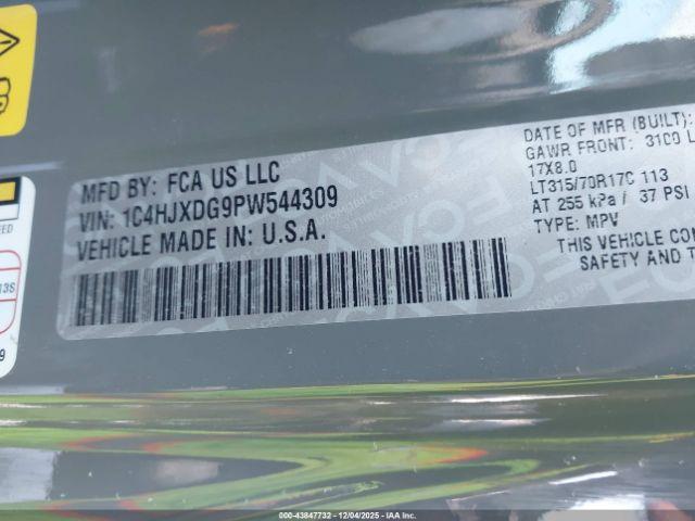 Jeep Wrangler 4-door Willys Sport 4x4 Image 11