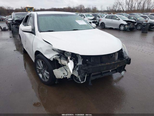 Toyota Camry Se Image 3