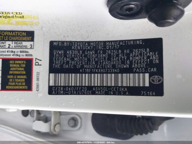 Toyota Camry Se Image 8