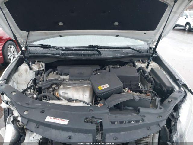 Toyota Camry Se Image 9