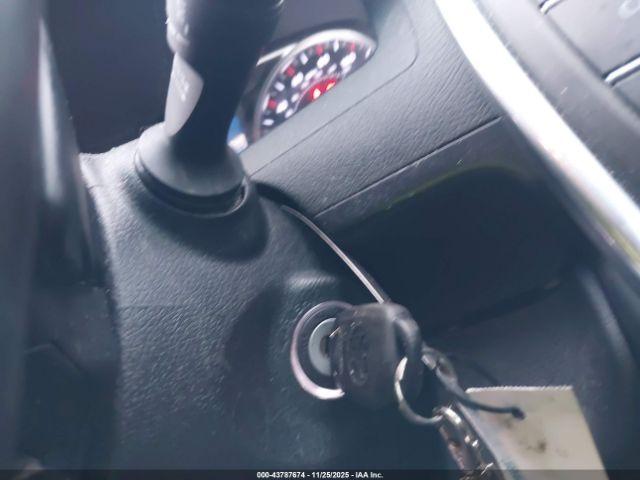 Toyota Camry Se Image 14