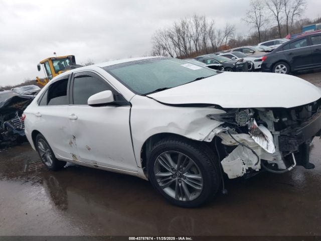 Toyota Camry Se Image 12
