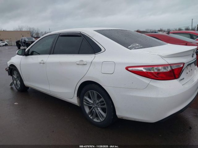 Toyota Camry Se Image 13