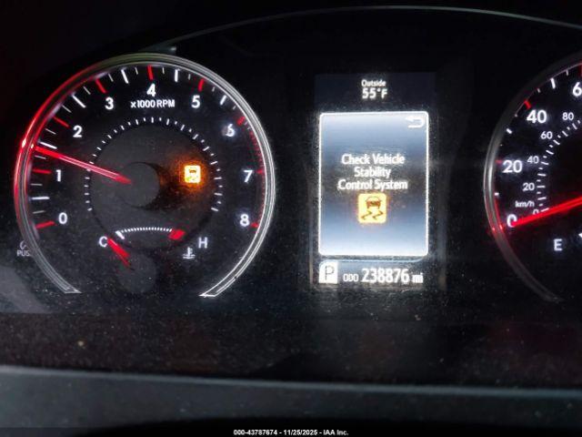 Toyota Camry Se Image 16