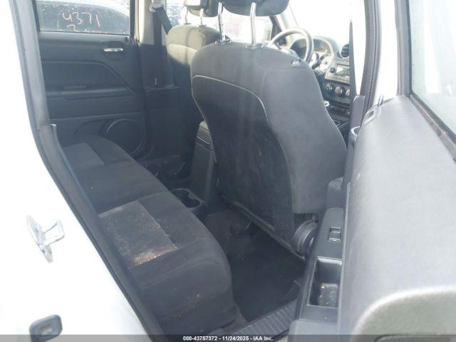 Jeep Patriot Altitude Edition Image 5