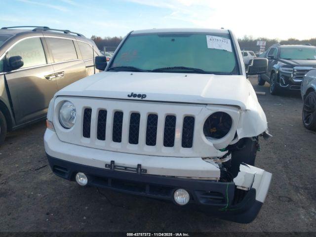 Jeep Patriot Altitude Edition Image 15
