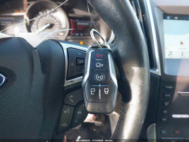 Ford Edge Titanium Image 12