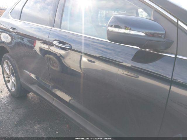 Ford Edge Titanium Image 10