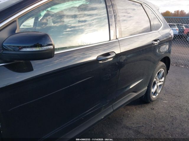 Ford Edge Titanium Image 5