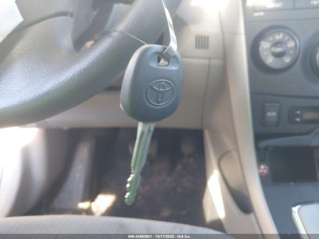 Toyota Corolla Le Image 11