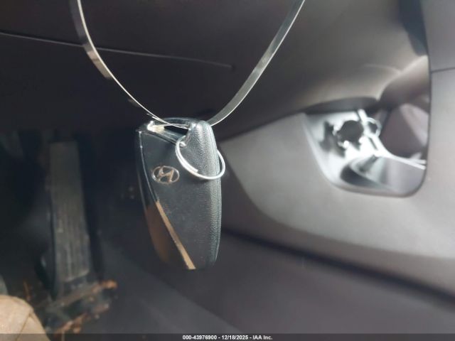 Hyundai SANTA FE Sport 2.0t Image 12