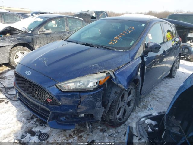 Ford Focus St Image 16