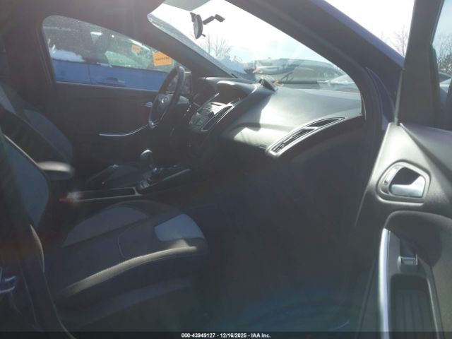 Ford Focus St Image 4