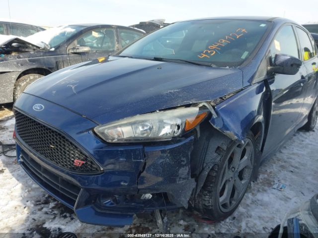 Ford Focus St Image 15