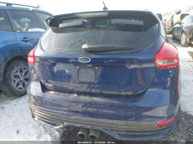 Ford Focus St Image 12