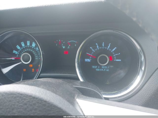 Ford Mustang V6 Image 9