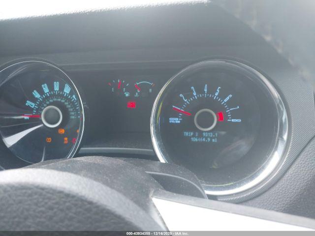 Ford Mustang V6 Image 9