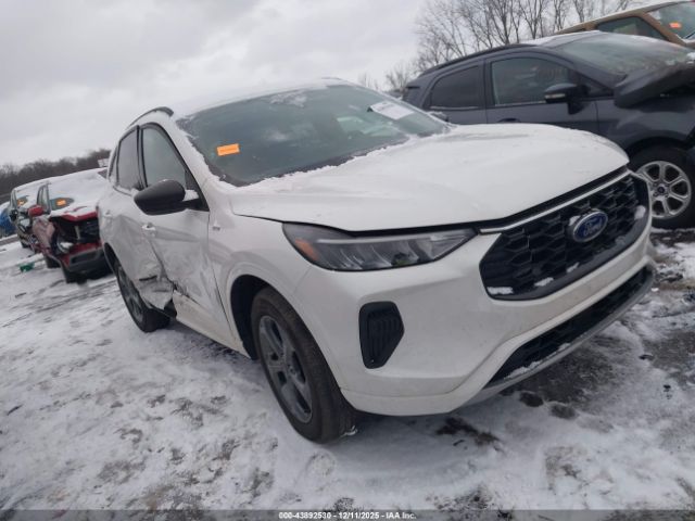 Ford Escape St-line Image 1
