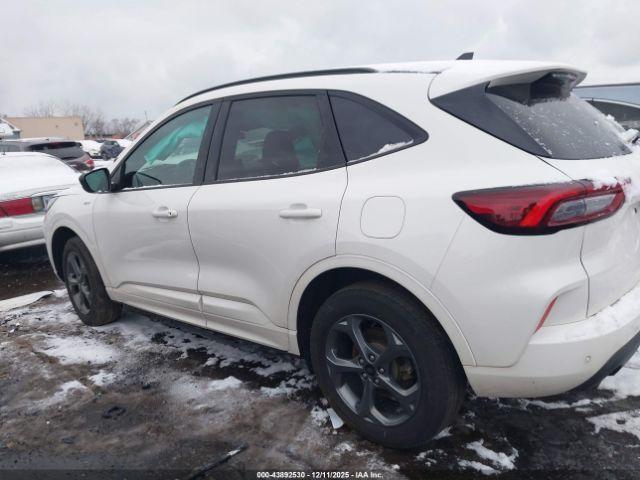 Ford Escape St-line Image 5