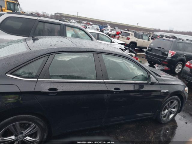 Volkswagen Jetta Image 16