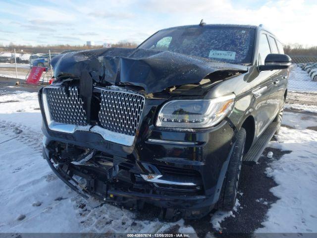 Lincoln Navigator Reserve Image 4