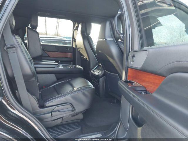 Lincoln Navigator Reserve Image 7