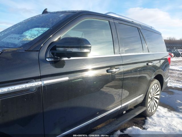 Lincoln Navigator Reserve Image 13