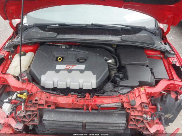 Ford Focus St Image 11