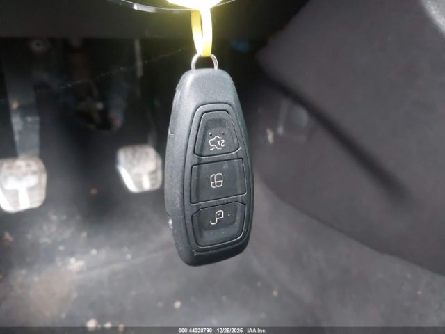 Ford Focus St Image 8