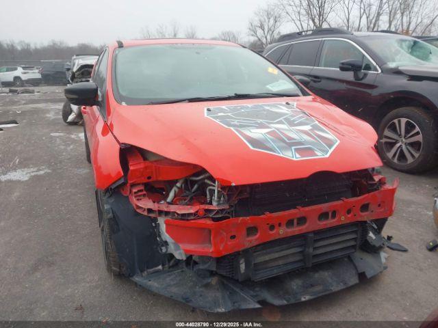 Ford Focus St Image 9