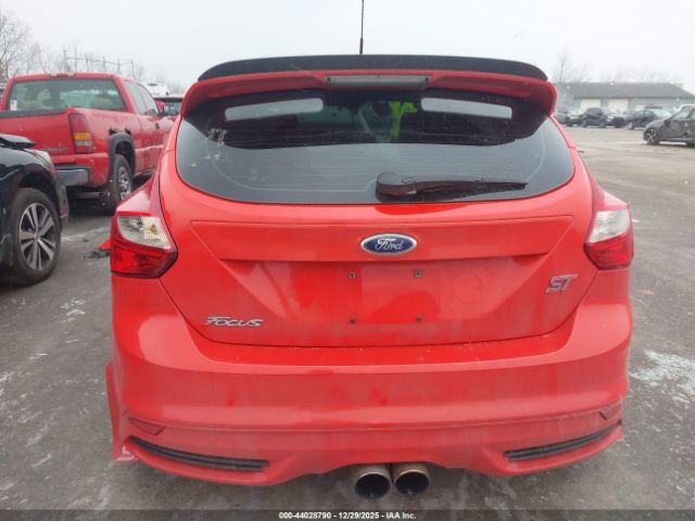 Ford Focus St Image 16