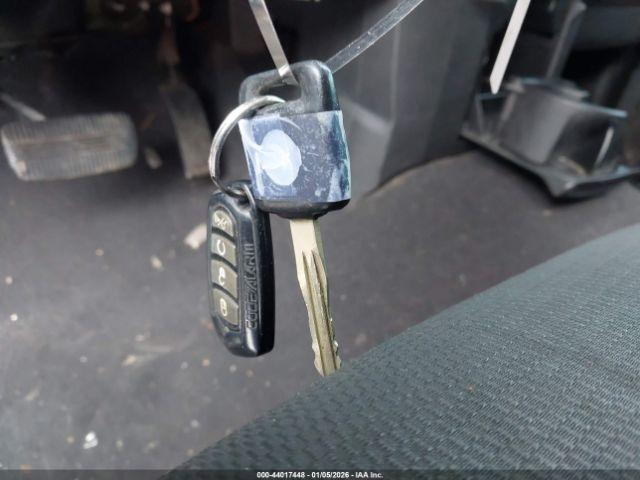 Nissan Titan Xe Image 8