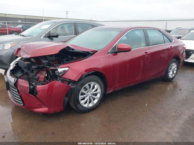 Toyota Camry Le Image 4