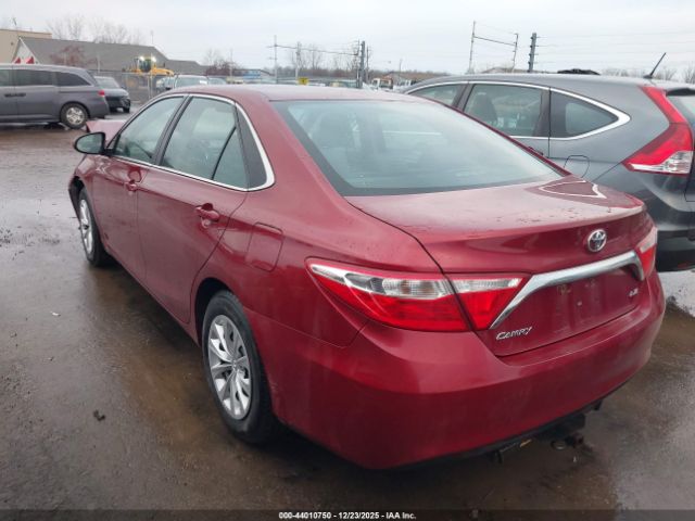 Toyota Camry Le Image 5