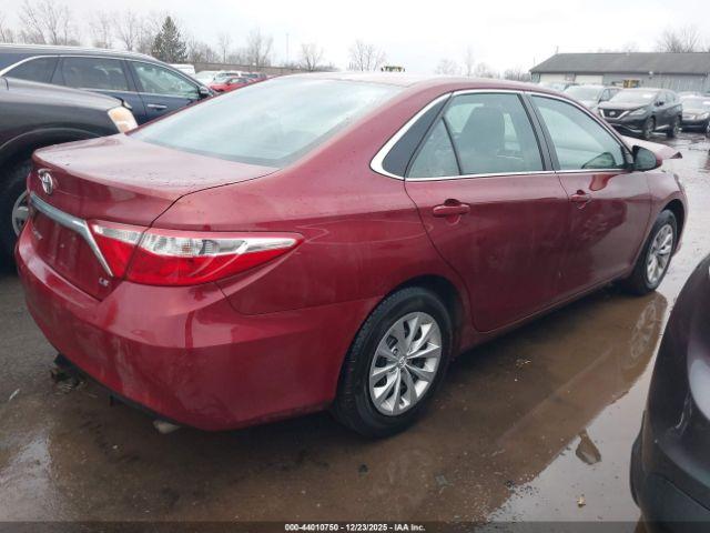 Toyota Camry Le Image 6