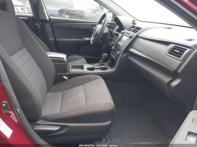 Toyota Camry Le Image 8