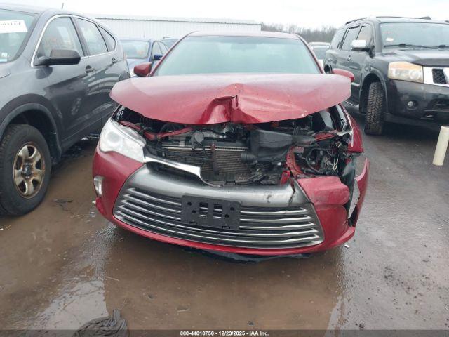 Toyota Camry Le Image 3