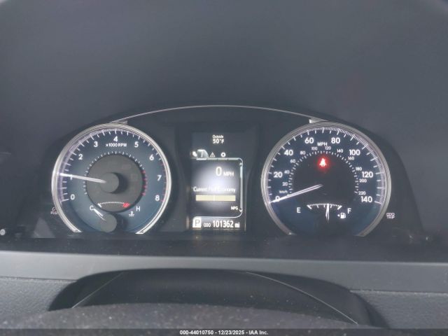 Toyota Camry Le Image 9