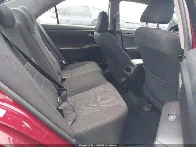 Toyota Camry Le Image 7