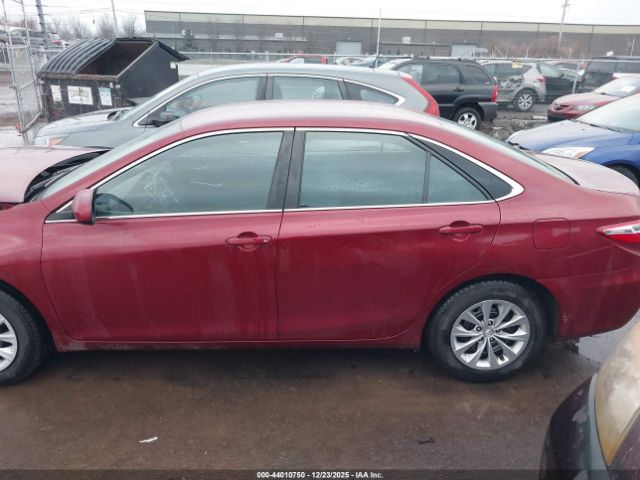 Toyota Camry Le Image 15