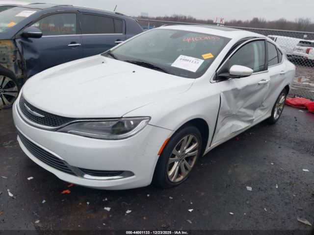Chrysler 200 Limited Image 2