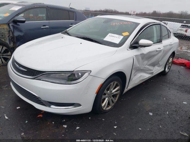 Chrysler 200 Limited Image 2