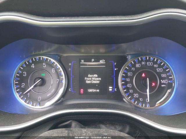 Chrysler 200 Limited Image 7